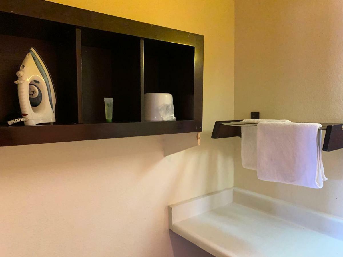 Lancaster Inn Εξωτερικό φωτογραφία